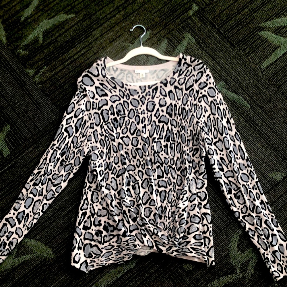 EST. 1946 Black and Grey Sweater - Picture 1 of 4